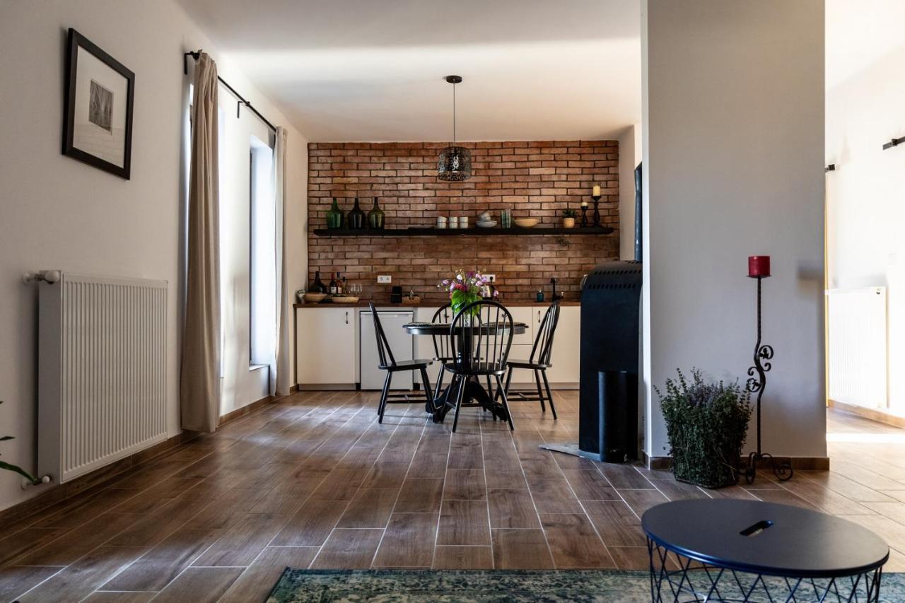 Madaras Haz Apartment Tard Exterior photo